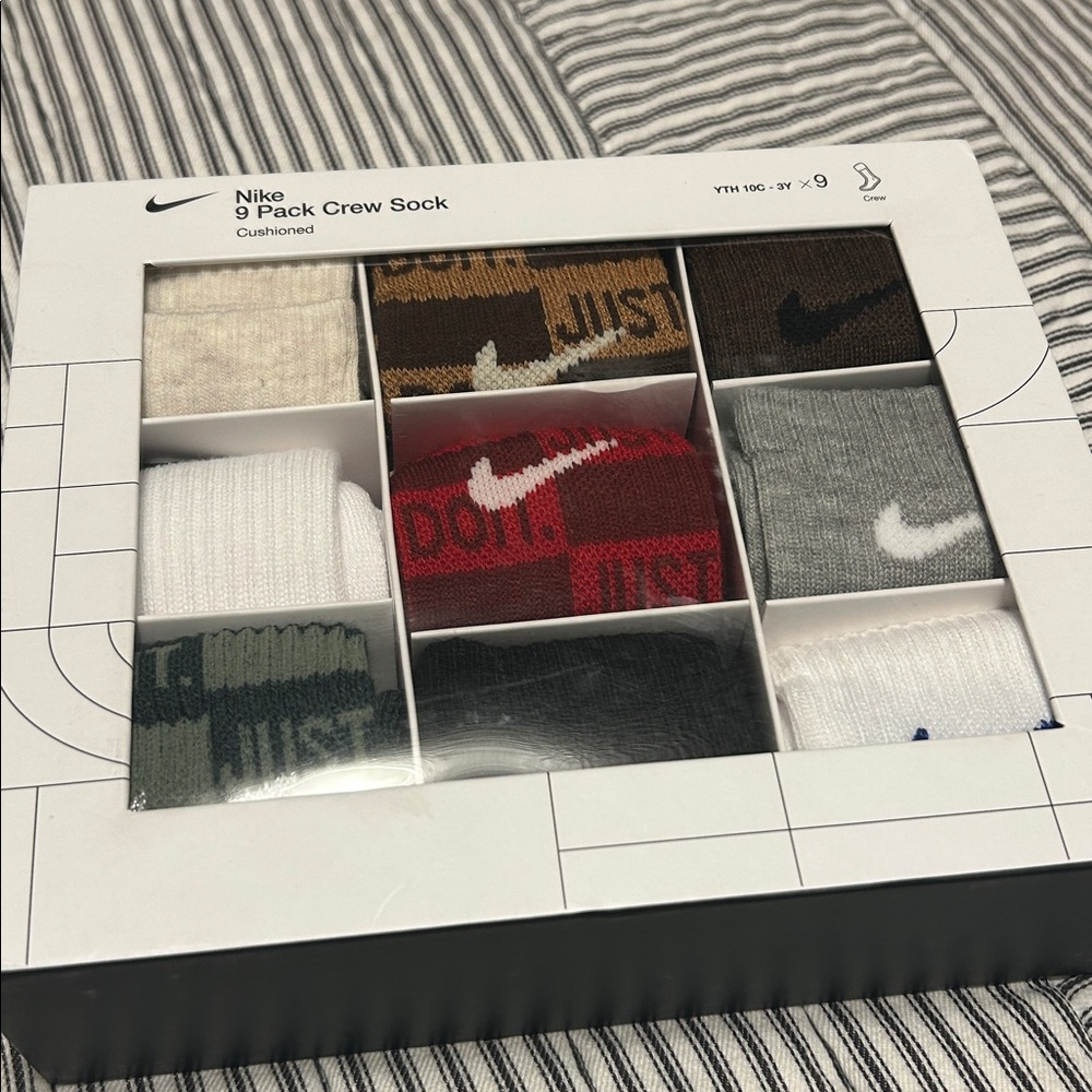 Nike Boys Cushioned Crew Socks 9-Pack - Multicolor - Picture 2 of 12